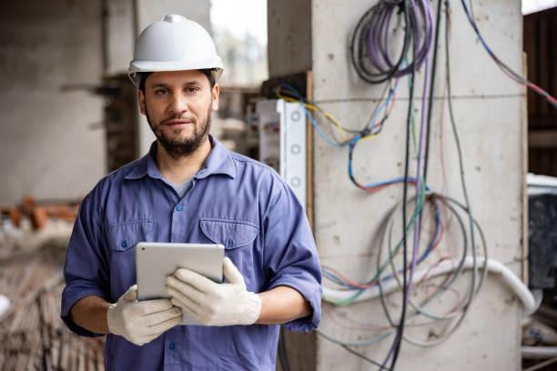 Best Affordable Emergency Electrician  in Vamo, FL